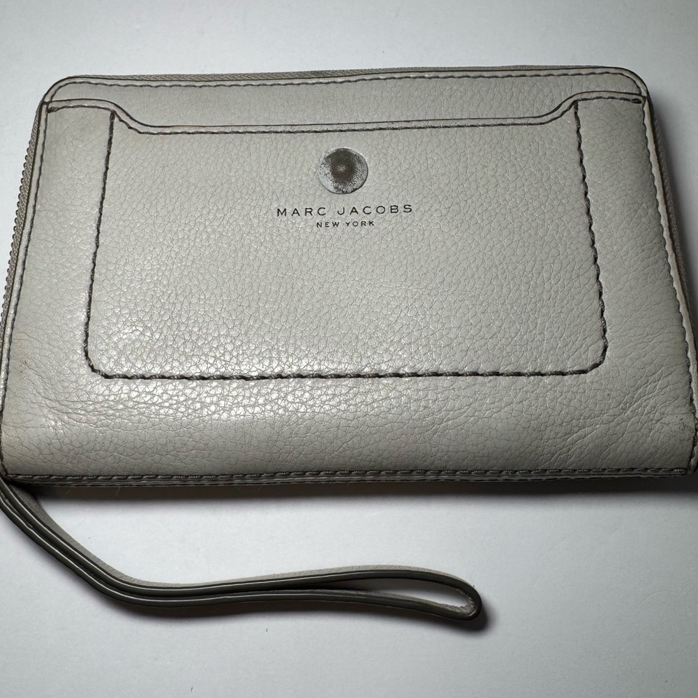 Marc Jacobs Empire City Pebbled Leather Wristlet Wallet